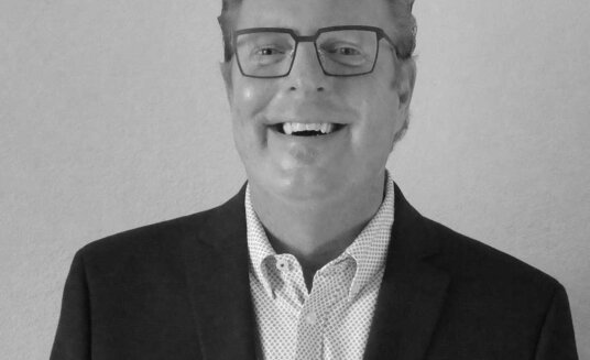 Cruise art company FrameWorks